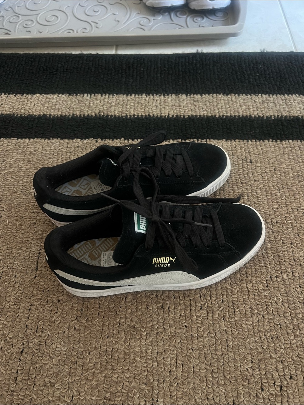 Puma Suede Woman's Black and White Low-Top Sneakers